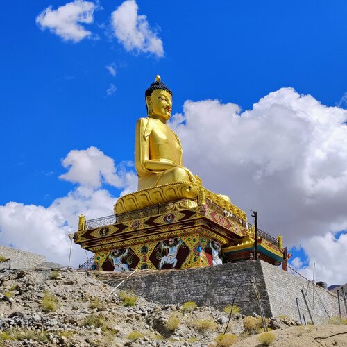 Buddha Shakyamuni Statue